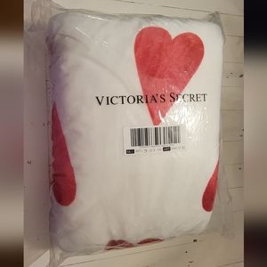Victoria's Secret Cozy Plush Fleece Heart Blanket